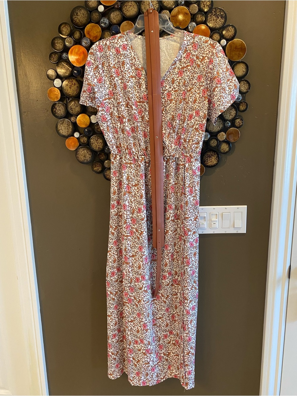 V-Neck Pink Floral Maxi Dress with Elastic Waist and Belt